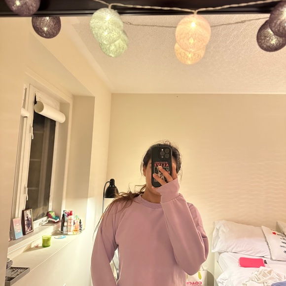 Cropped Lilac sweatshirt - Picture 2 of 5